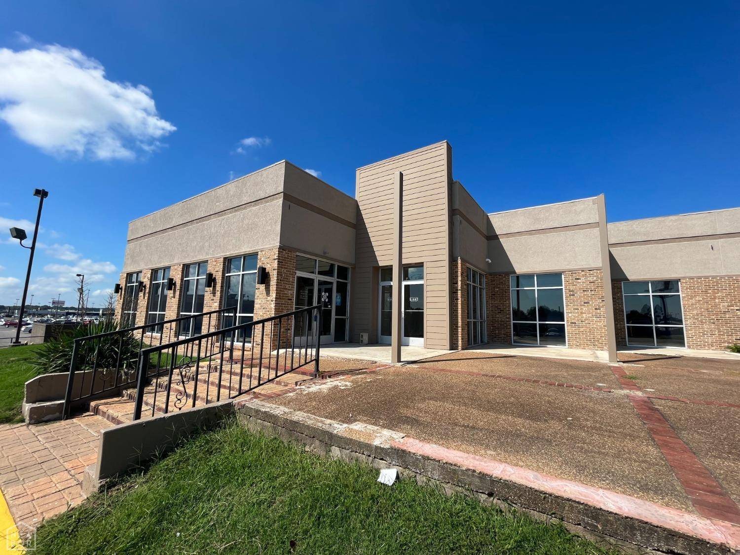 Jonesboro, AR 72401,1421 S Caraway Road S