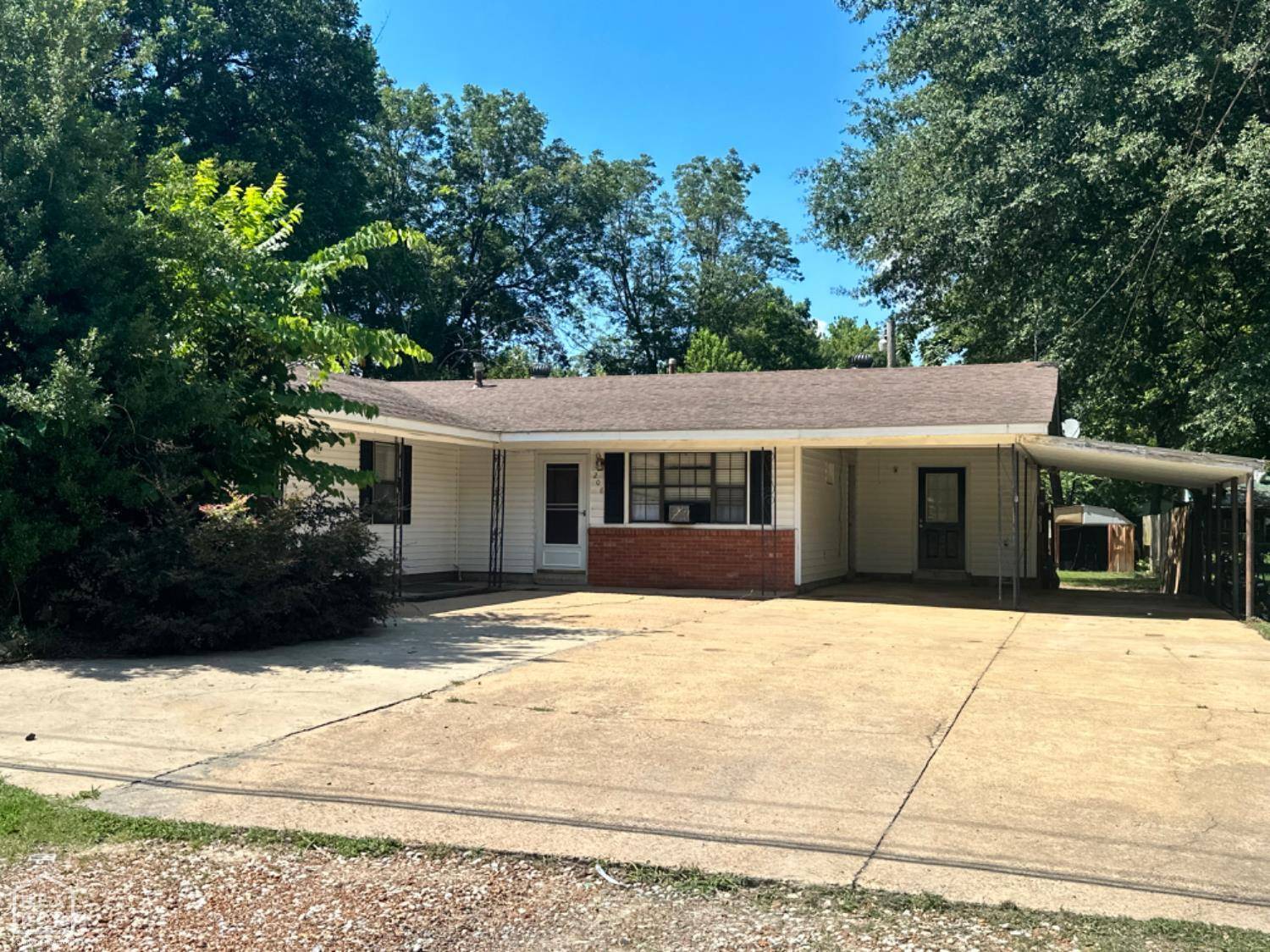 Tuckerman, AR 72473,208 Elgin Road