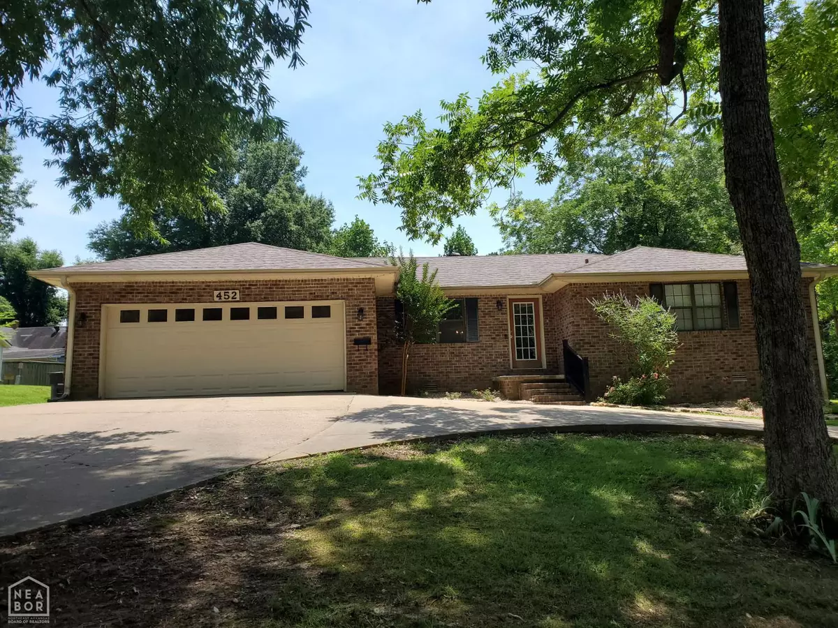 Piggott, AR 72454,452 Pine Tree Lane