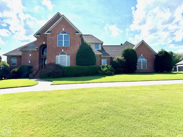 4220 Clubhouse Drive, Jonesboro, AR 72405