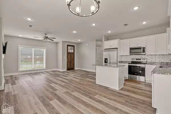 Bono, AR 72416,215 Craftsbury