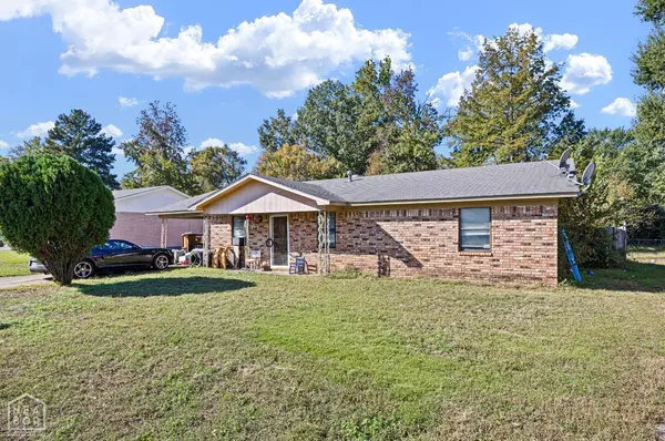 1004 S Muskogee Avenue, Russellville, AR 72801
