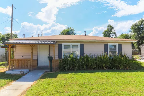 Trumann, AR 7247,220 Magnolia