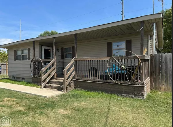 303 S 8th Avenue, Paragould, AR 72450