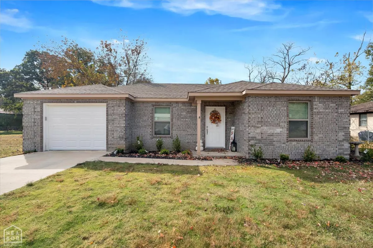 Hoxie, AR 72433,406 Circle Drive