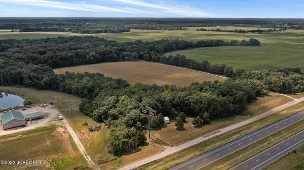 4828 JADE ROAD, Kingdom City, MO 65262