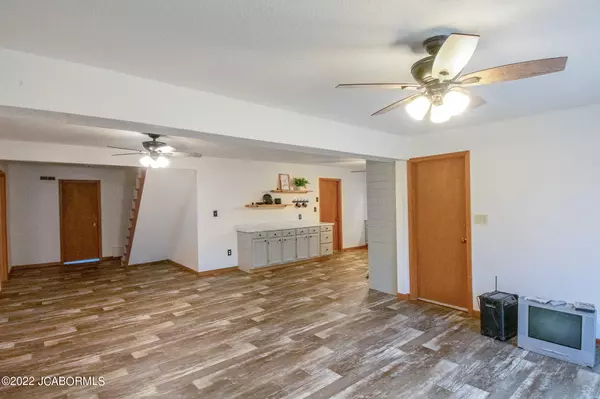 Holts Summit, MO 65043,3176 STATE RD AA