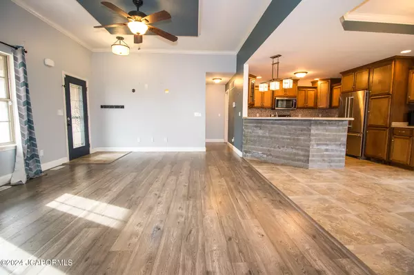 Holts Summit, MO 65043,180 ELLSWORTH DRIVE