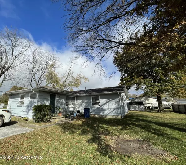 Tipton, MO 65081,420-422 RAILROAD AVENUE AVENUE