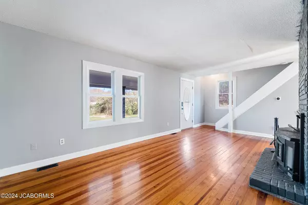 Holts Summit, MO 65043,1616 HALIFAX ROAD