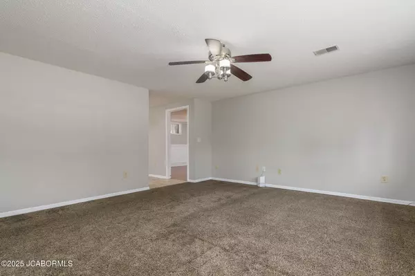 Holts Summit, MO 65043,268 GREENWAY DRIVE