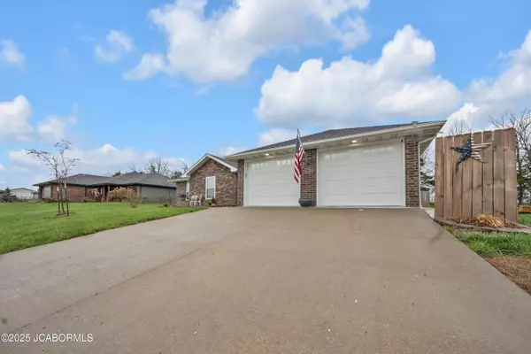 Holts Summit, MO 65043,425 ZACHARY COURT