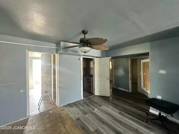 California, MO 65018,405 RAILROAD AVENUE