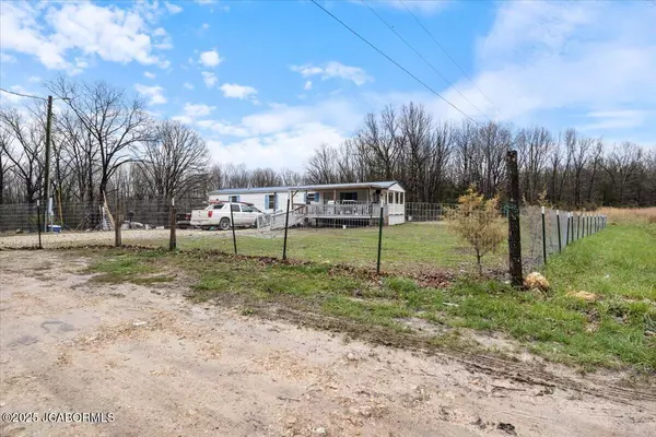 14115 VICTORIA DRIVE, Stover, MO 65078