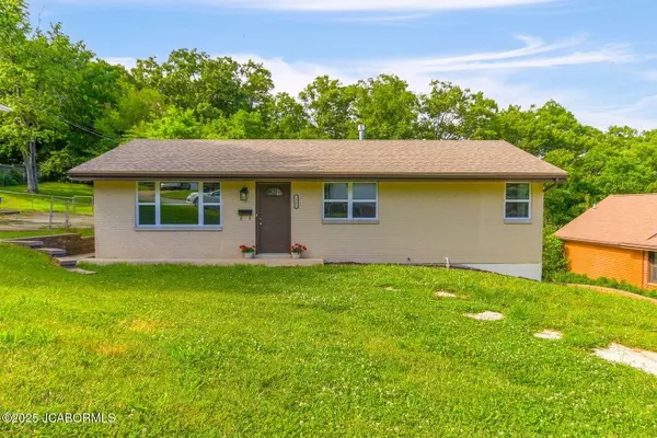 1906 SWIFTS HIGHWAY, Jefferson City, MO 65109