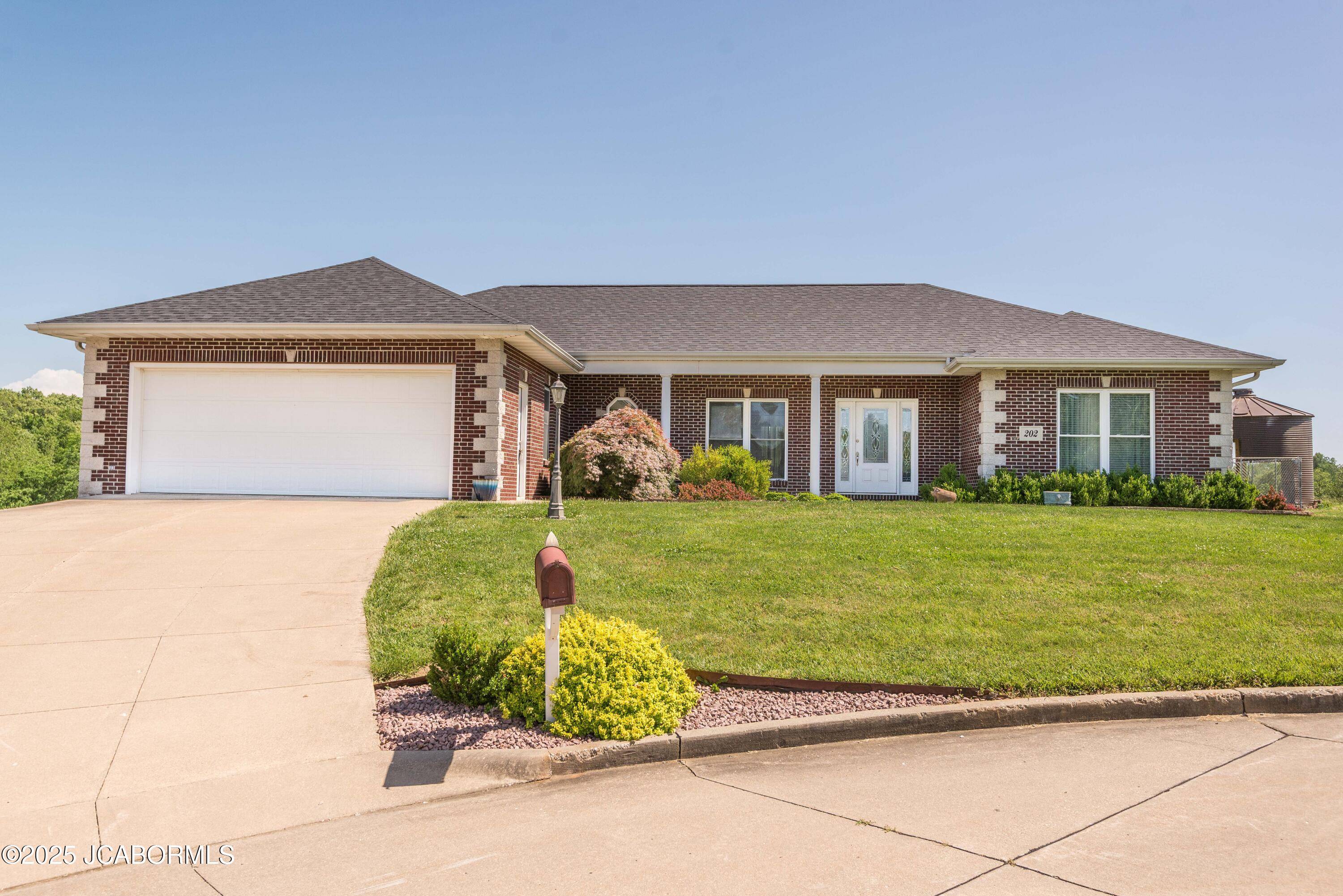 202 SPRING PARK COURT,  Jefferson City,  MO 65109