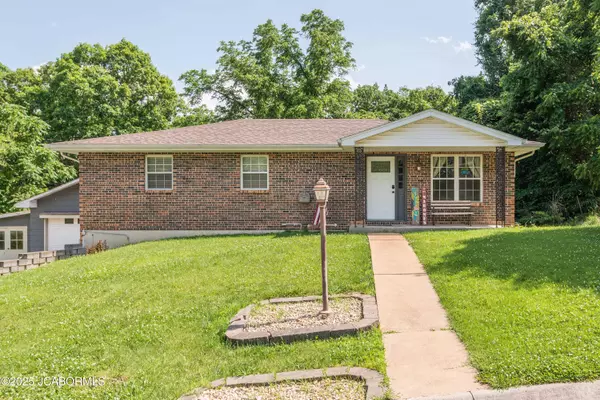 1756 ROBERTS STREET, Holts Summit, MO 65043