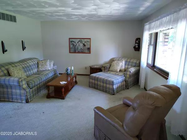 Holts Summit, MO 65043,421 VAN HORN ROAD