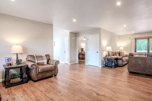 Holts Summit, MO 65043,2325 MASSEY LANE