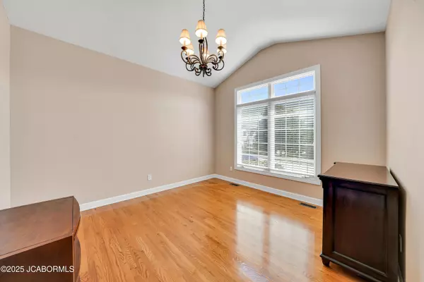 Jefferson City, MO 65109,5408 LA CHARETTE DRIVE