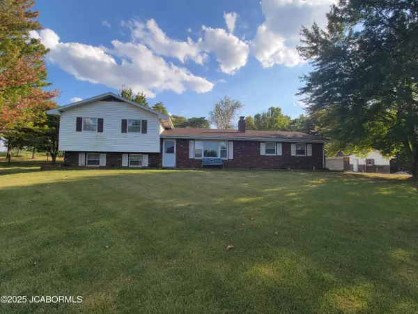 471 COUNTY RD 621, Linn, MO 65051