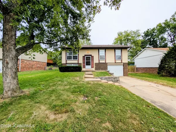 1317 GRANDVIEW DRIVE, Jefferson City, MO 65109