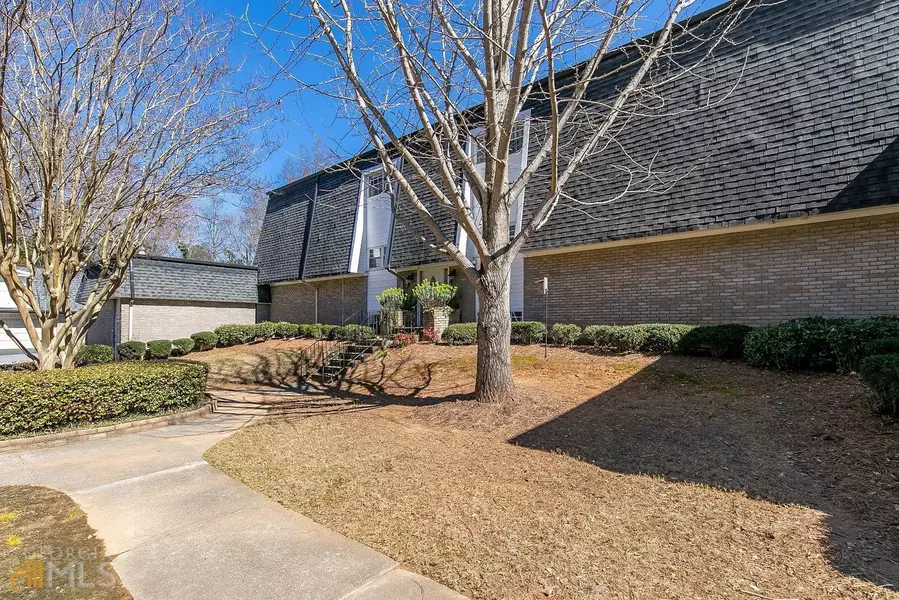 5525 Chemin De Vie, Sandy Springs, GA 30342