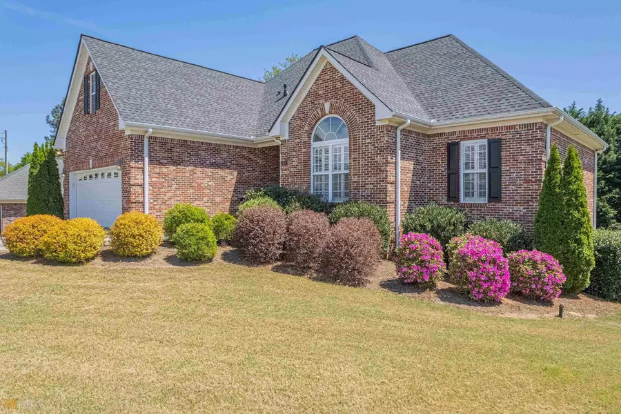 803 Villa DR, Loganville, GA 30052