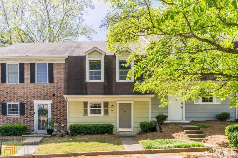 227 Quail RUN, Roswell, GA 30076