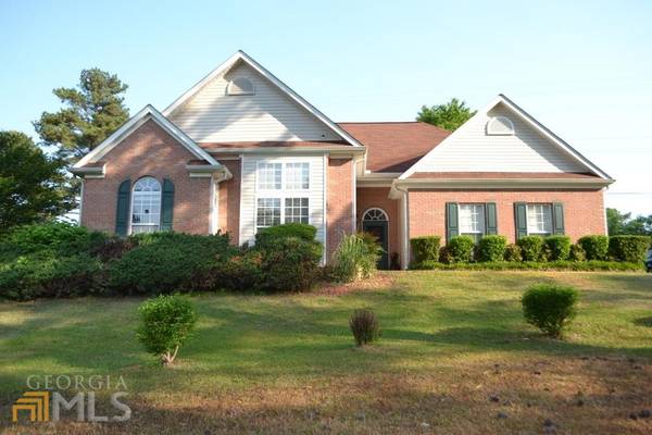 10135 Shoreline Pkwy, Villa Rica, GA 30180