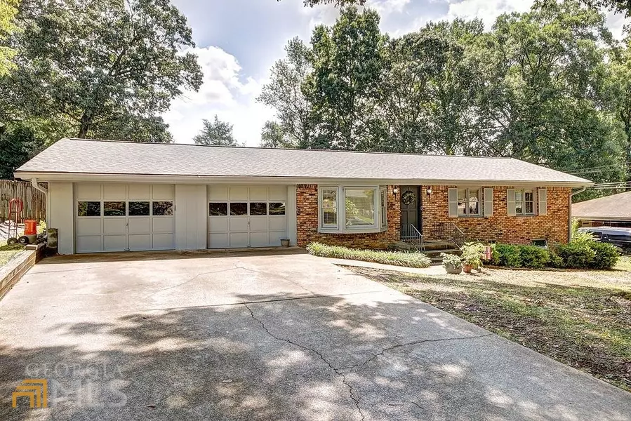 3885 Honeysuckle DR SE, Smyrna, GA 30082