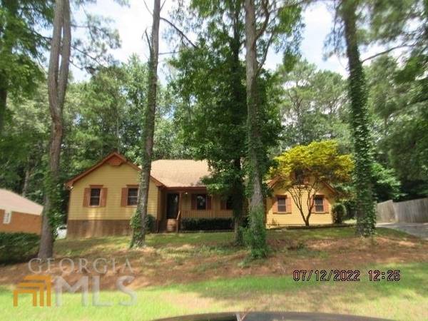 1955 Skyland Glen DR, Snellville, GA 30078