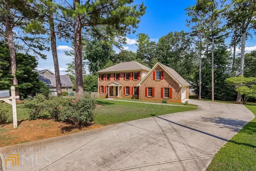 4042 Colonial DR SW, Lilburn, GA 30047