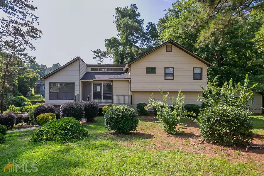 406 Sculley SQ, Woodstock, GA 30188