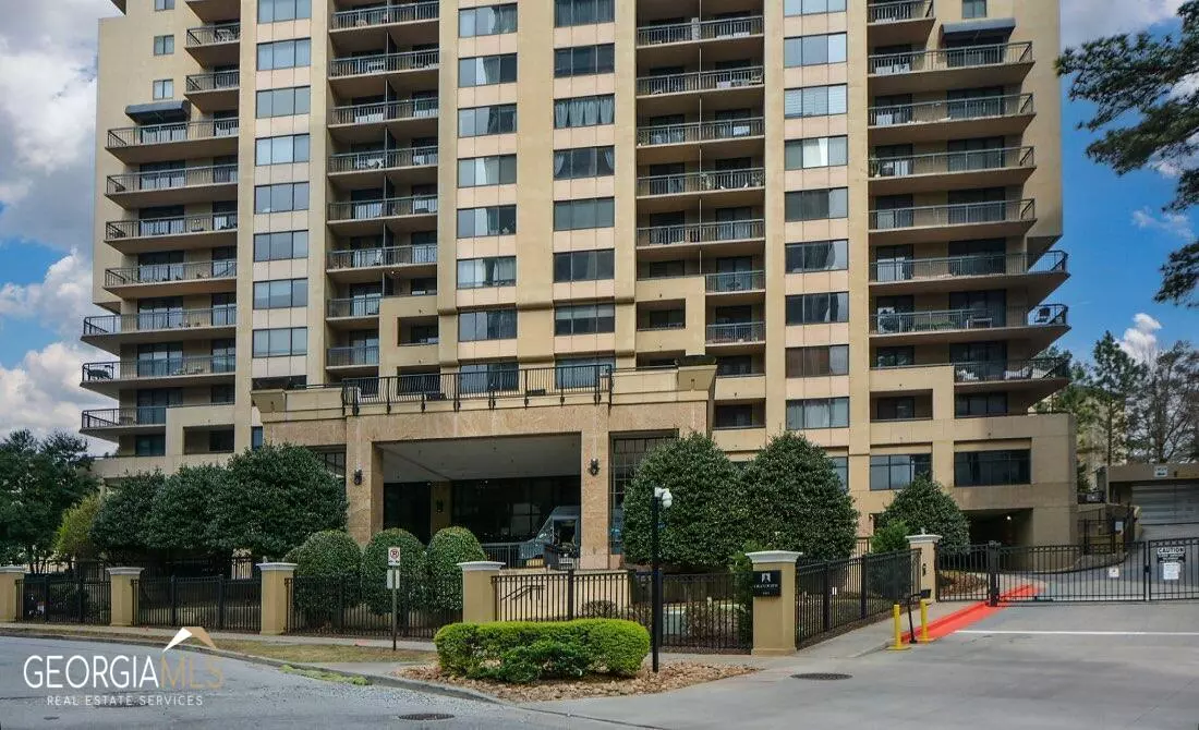 Atlanta, GA 30326,3481 Lakeside DR NE #804