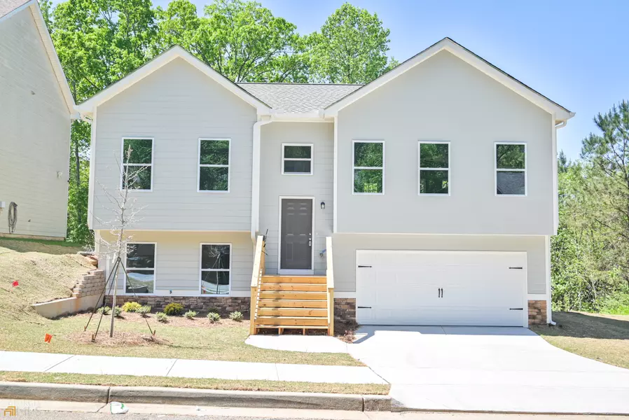 109 Village PL, Newnan, GA 30265