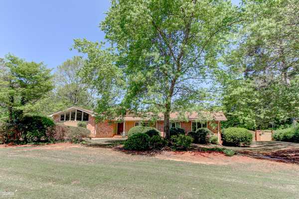 832 Sweet Briar Trl Se, Conyers, GA 30094