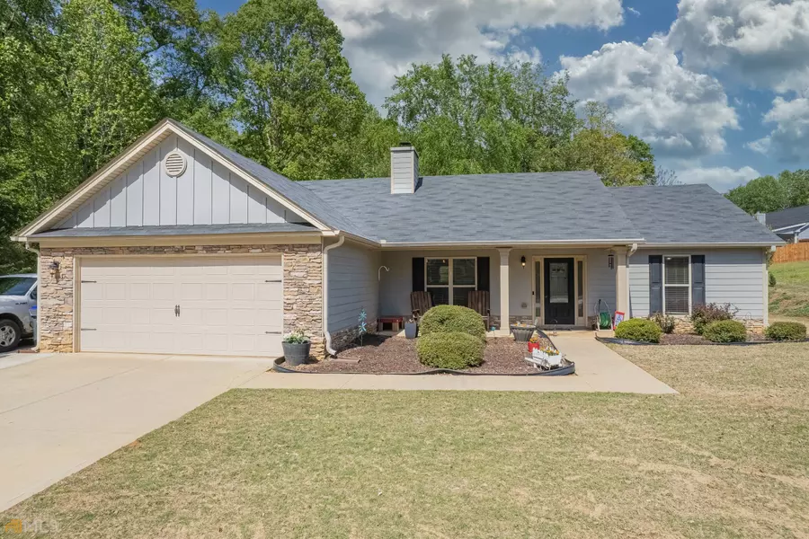 46 Coopers Hawk LN, Jefferson, GA 30549