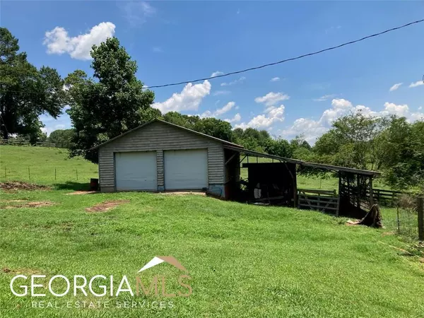 Gillsville, GA 30543,477 Herbert Segars RD