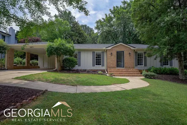 385 Stonebridge DR, Roswell, GA 30075