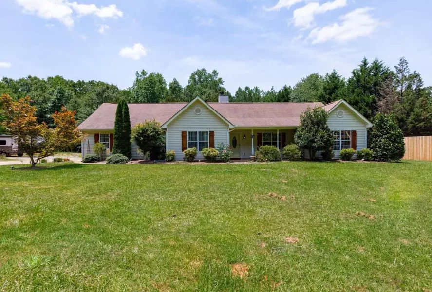 180 Seabolt DR, Locust Grove, GA 30248