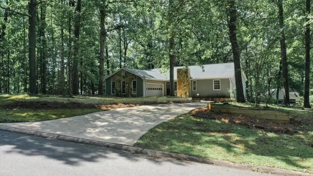 1835 Commonwealth AVE, Cumming, GA 30041