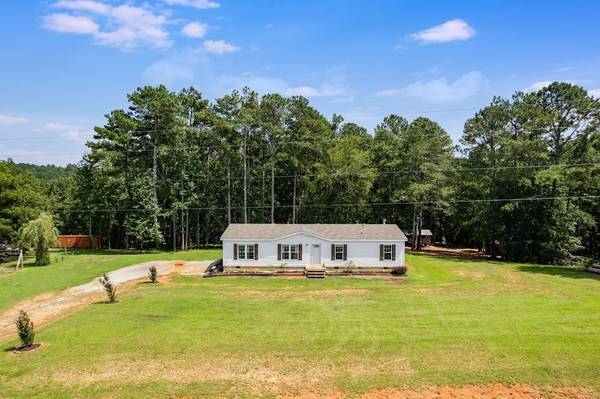 500 Yates LN, Bowdon, GA 30108