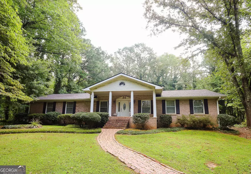 23 Hawthorne DR, Newnan, GA 30263