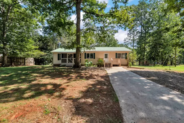 274 Sanders ST, Clarkesville, GA 30523