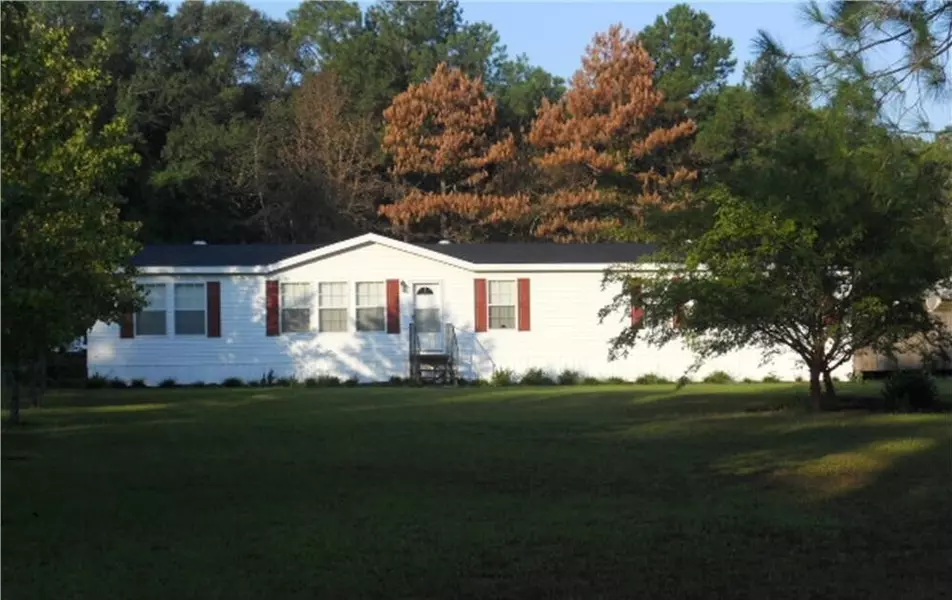 82 Samuel Wilcox Road, Hazlehurst, GA 31539