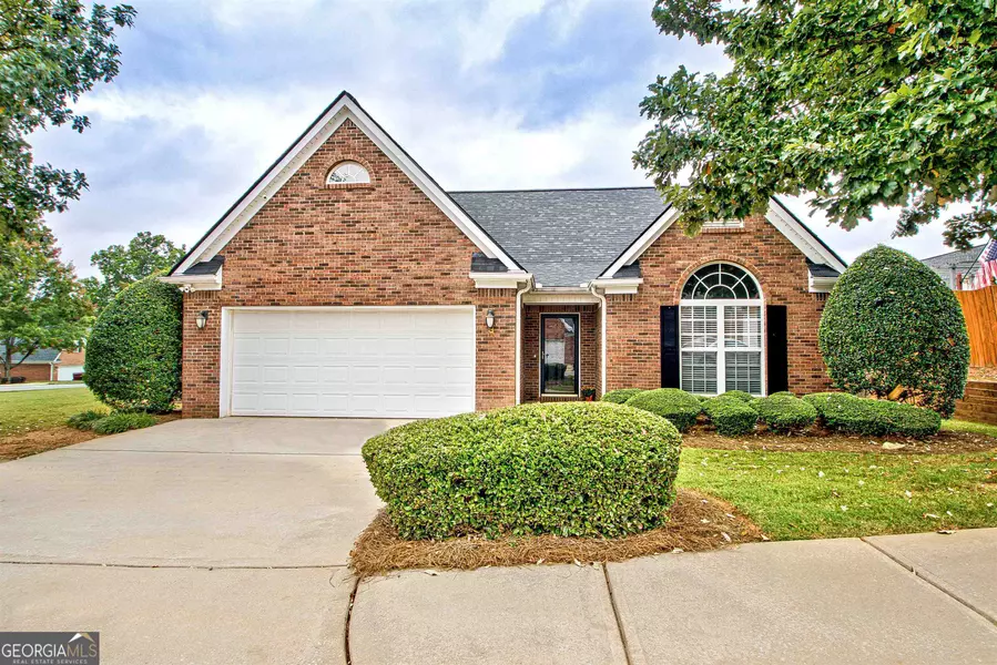 3 Steeplechase DR, Newnan, GA 30263