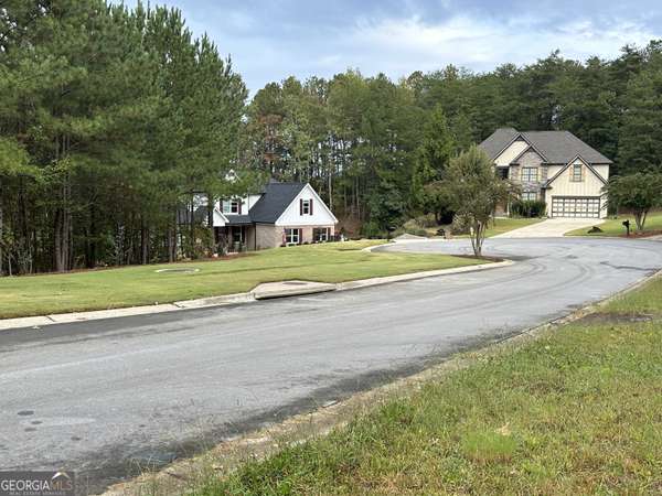 14 Lake CT, White, GA 30184