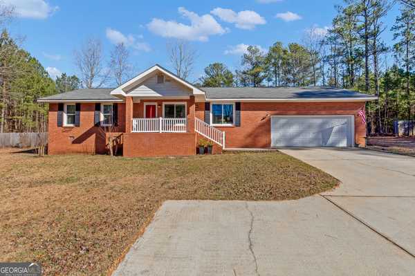 2084 Sewell RD, Grantville, GA 30220