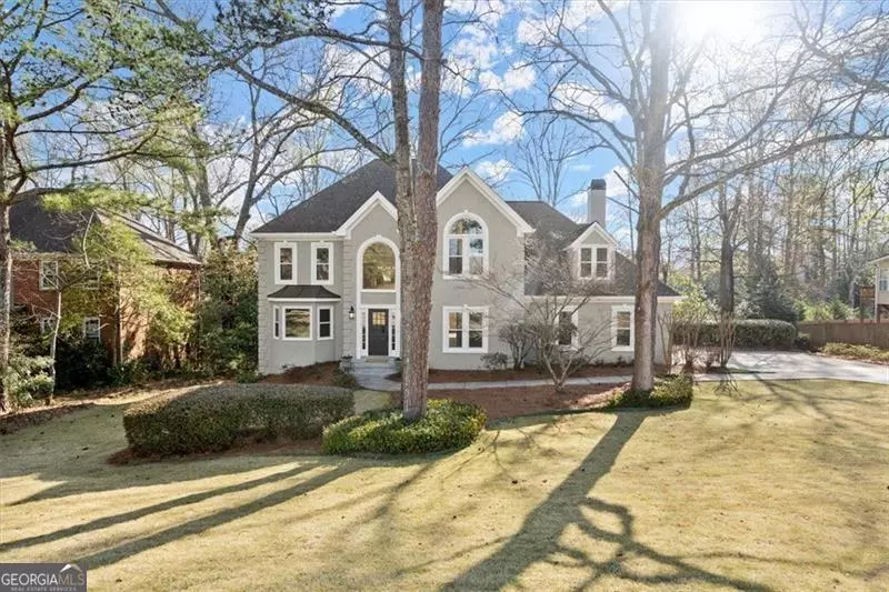 12055 MAGNOLIA CRESCENT DR, Roswell, GA 30075